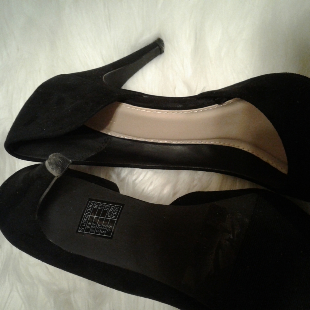 Forever 21 Faux Suede Pumps - Picture 3 of 4